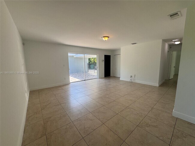 Foto del edificio - 3420 SW 125th Ct