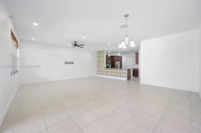 Foto del edificio - 11941 Park Central Blvd