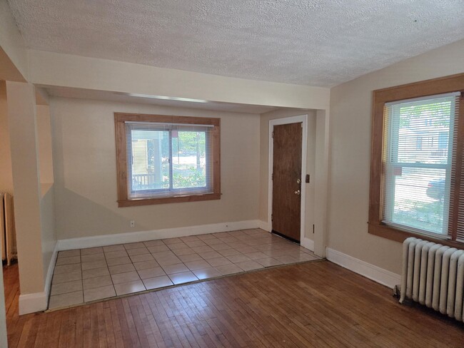 Building Photo - 3412 N Girard Ave