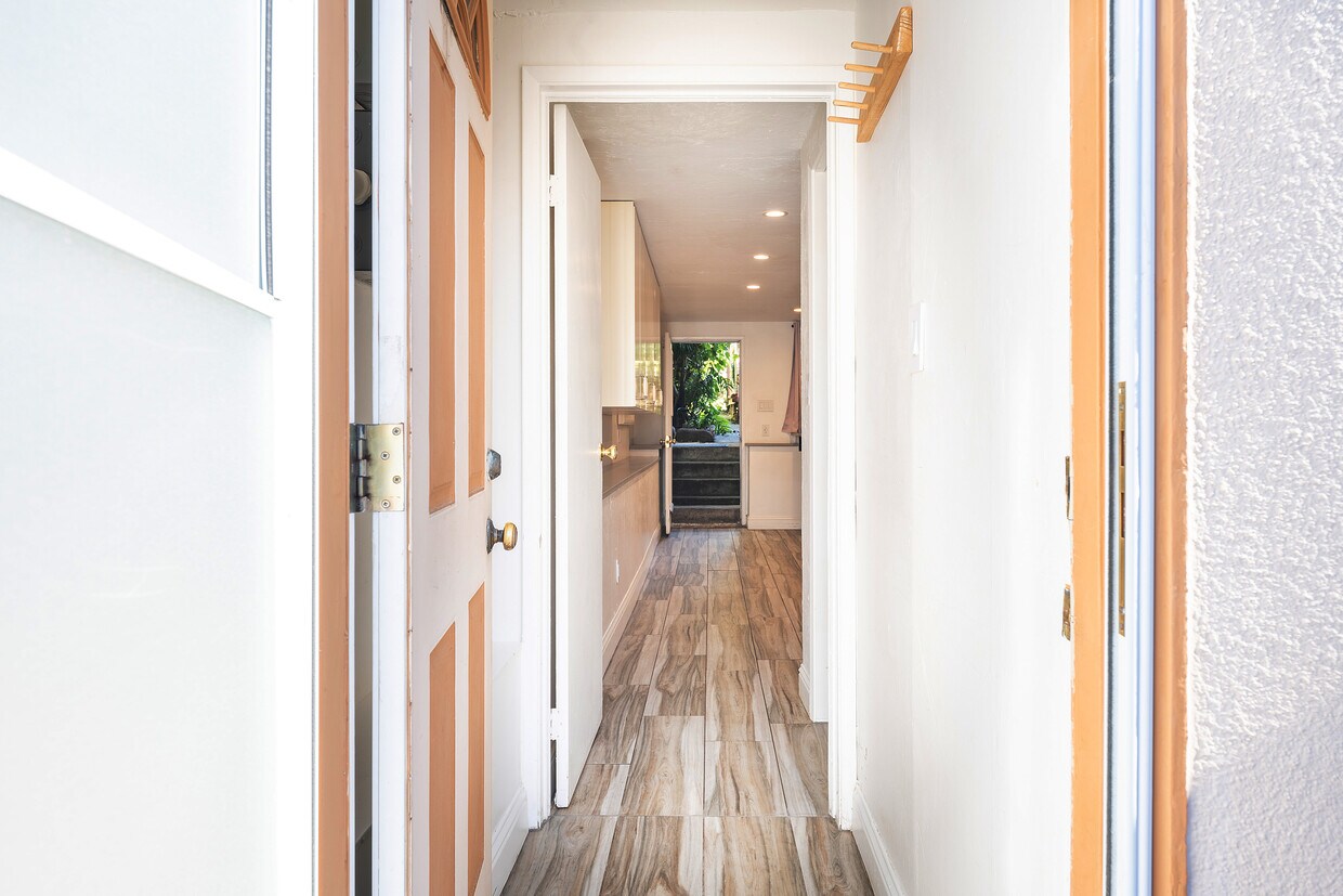 Foto principal - 1262 34th Ave