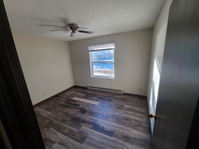 Building Photo - Pinewood Properties