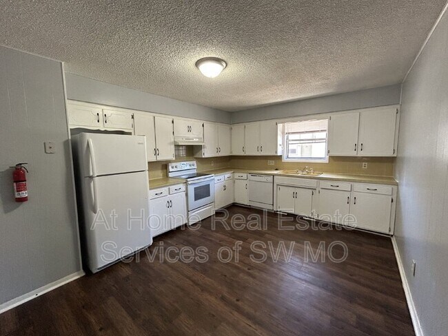 Foto del edificio - 3356 E Southern Hills Blvd