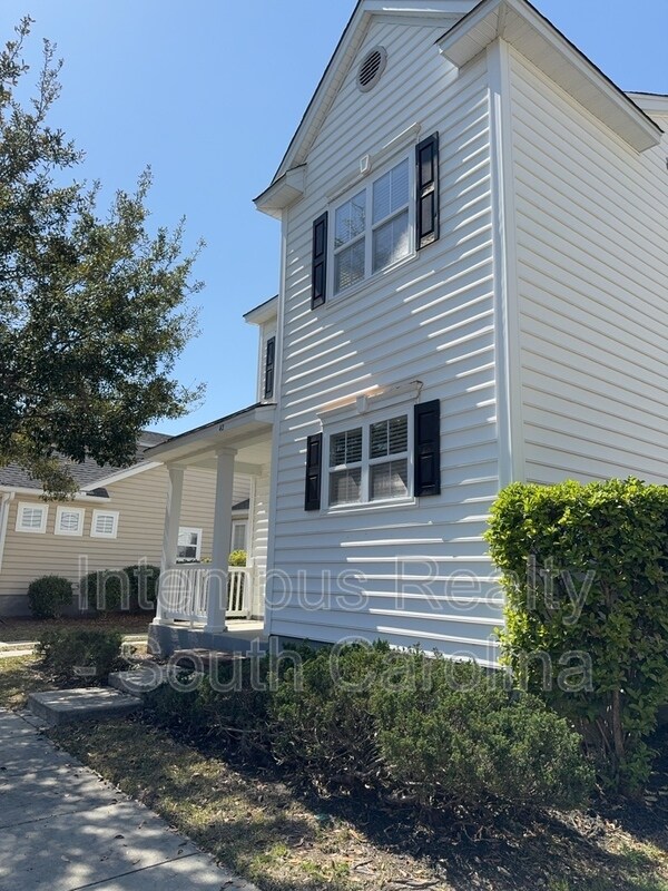 Building Photo - 42 Woods Bay Rd