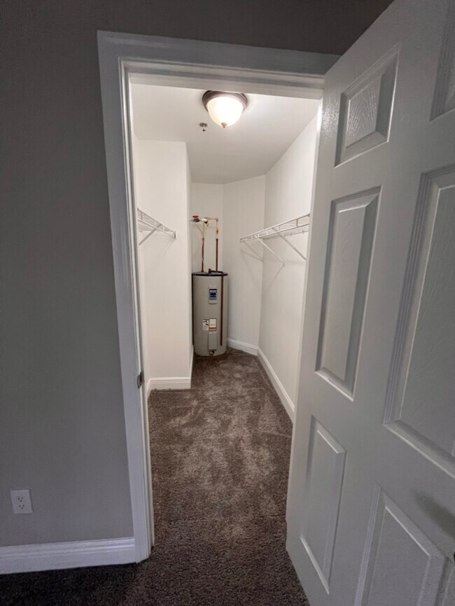 Foto del edificio - 516 Ashton Ln