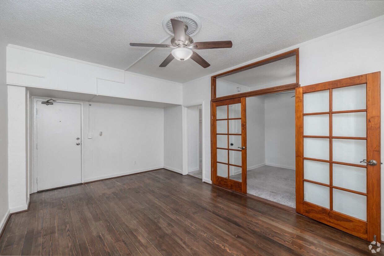 Primary Photo - Wendover Apartments