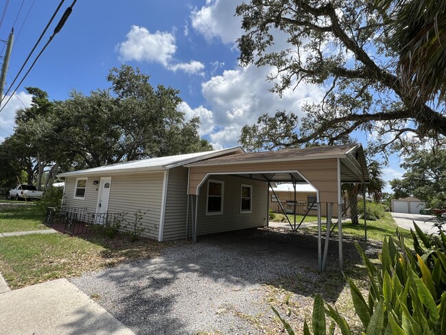 Foto del edificio - 944 Louisiana Ave