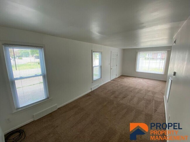 Foto del edificio - 8141 Macomb St