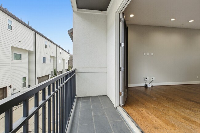 Foto del edificio - 1222 Upton St