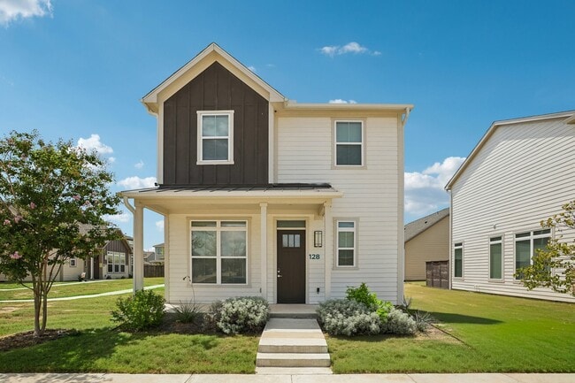 Building Photo - Avendale at The Colony