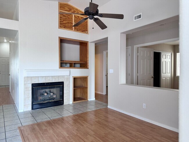 Foto del edificio - Location, Location! Prime Silverado Ranch Living  Welcome to this gorgeous single-story home in t...