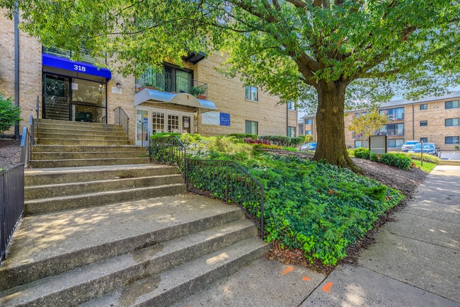 Building Photo - Acclaim at Alexandria