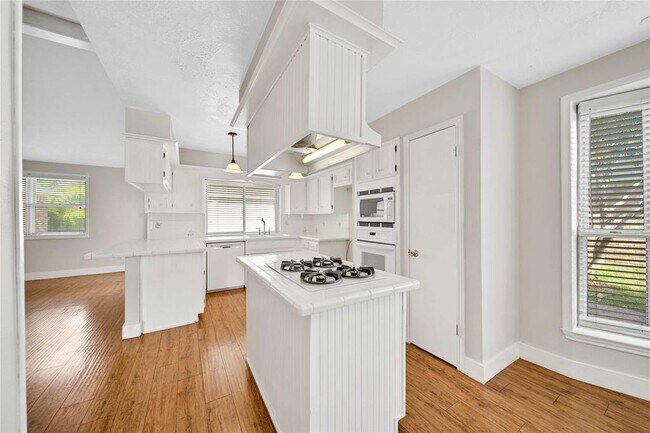 Foto del edificio - 626 Park Knoll Ln
