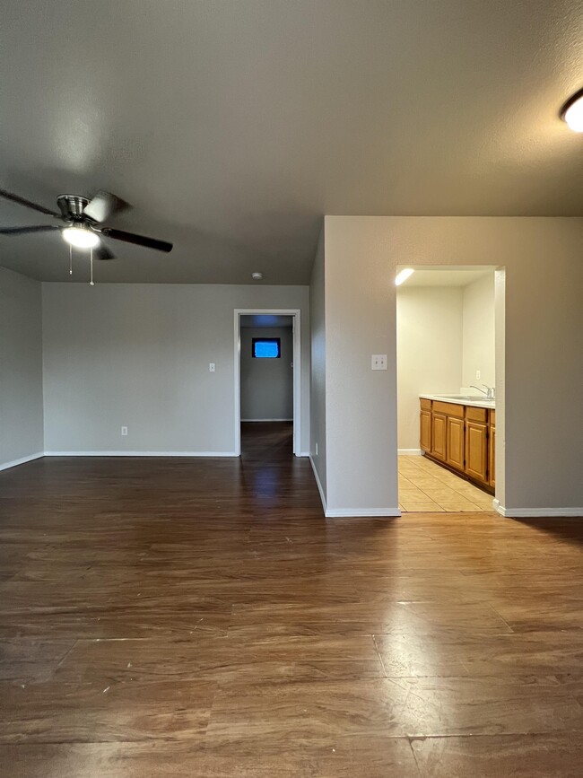 Foto del edificio - 410 NW 36th St