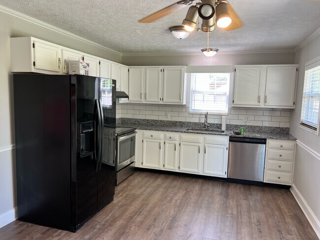 Newly remodeled kitchen - 2062 Smoky River Rd