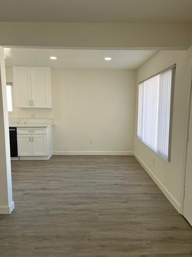 Dining Area - 18371 Patterson Ln