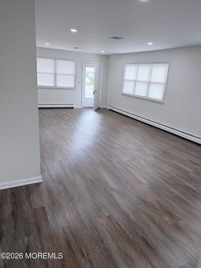 Building Photo - 90 Barbados Dr S