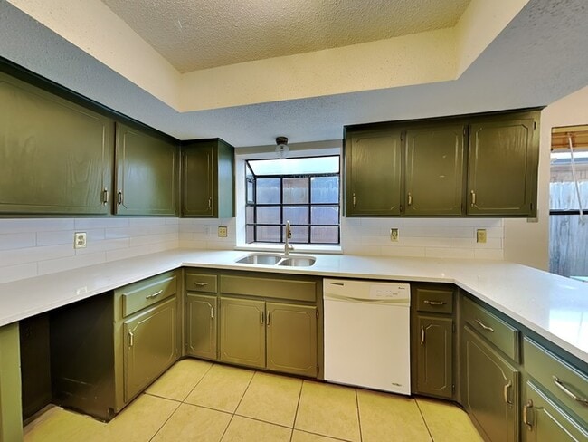 Foto del edificio - 2200 Sandy Creek Trail