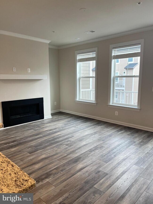 Building Photo - 45129 Kincora Dr