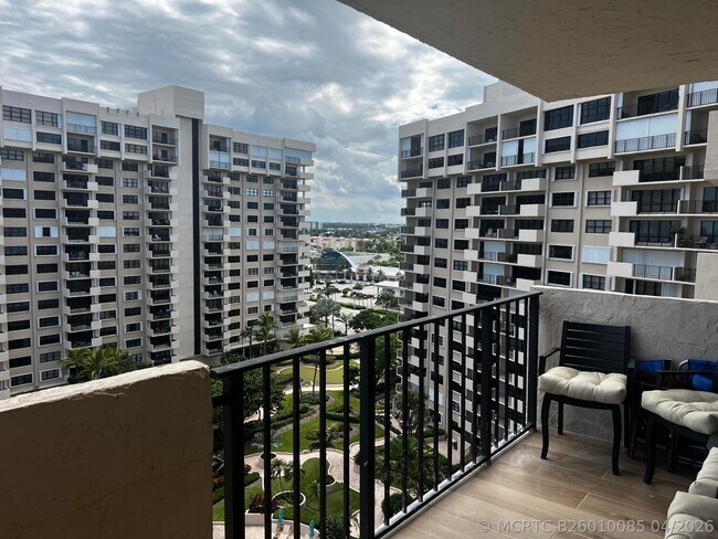 Building Photo - 5100 N Ocean Blvd