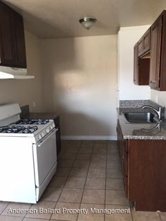 Building Photo - 5130 Bandera St