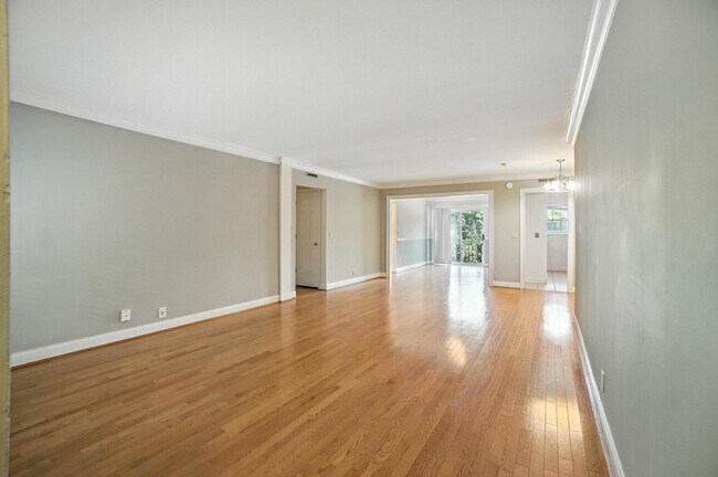 Foto del edificio - 2270 Madison Rd