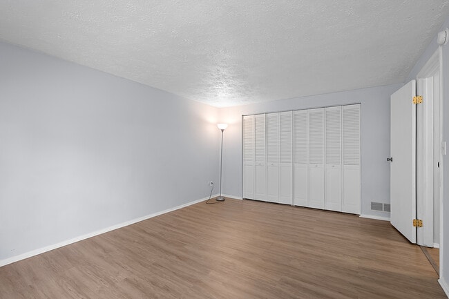 Building Photo - 976 Wood Hollow Dr