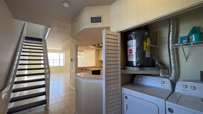 Building Photo - 735 SW 148th Ave