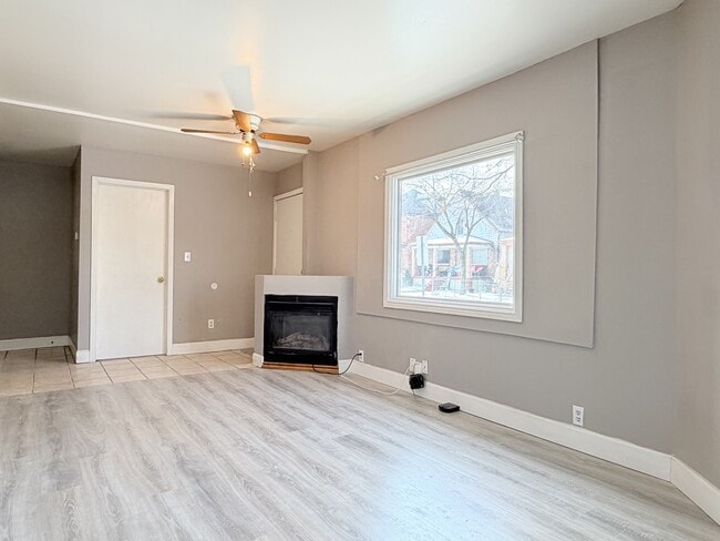 Building Photo - 904 Pierre Ave