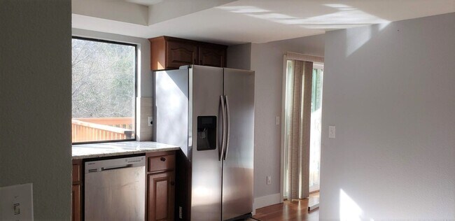 Building Photo - Great Home For Rent