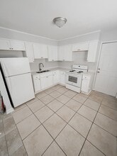 Building Photo - 701 Oaklawn St