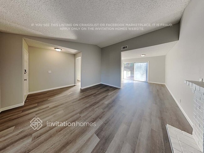 Foto del edificio - 609 Crested Dr