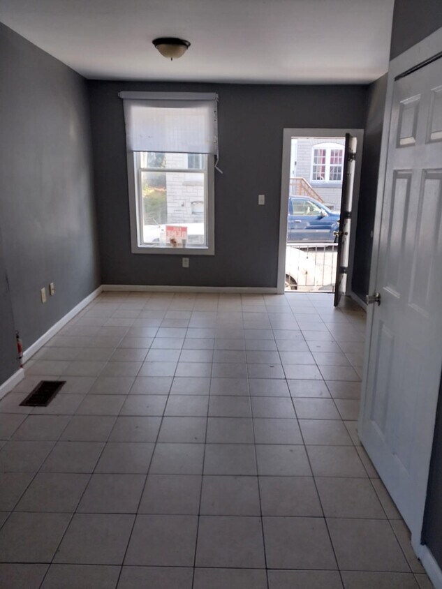 Foto principal - 650 Birch St