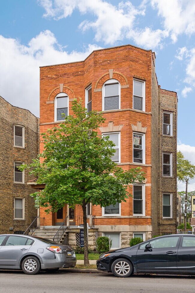 Building Photo - 2533 N Kimball Ave
