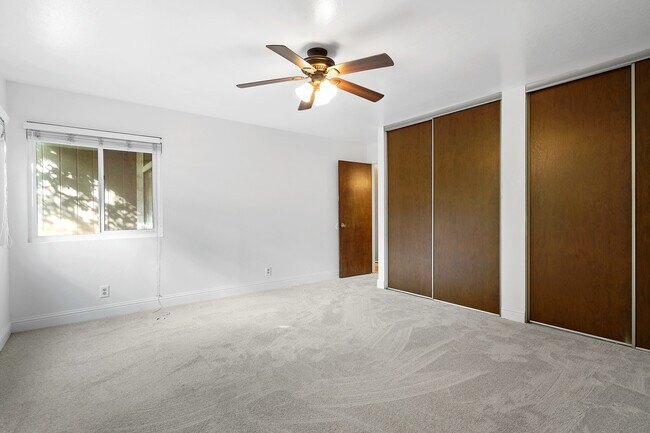 Building Photo - 5400 Mountain Blvd