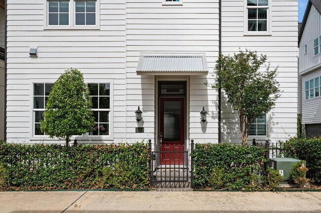 Foto del edificio - 1217 Timbergrove Acres St.