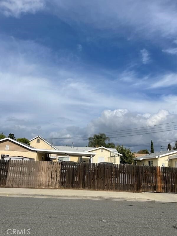 Foto del edificio - 998 S Eleanor St