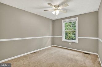 Building Photo - 9165 Forest Lawn Ct