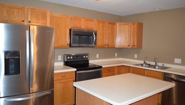 Building Photo - 5 Fleischman Cir