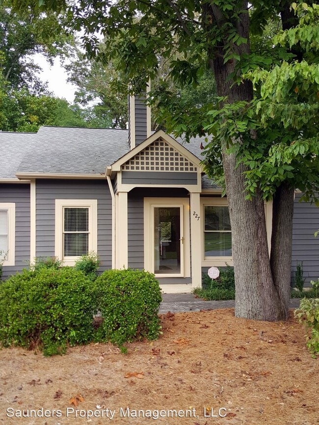 Building Photo - 4 br, 2 bath House - 227 Tabor View Lane