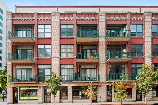 Building Photo - 841 W Monroe St