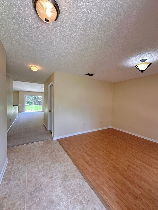 Foto del edificio - 89 Berkshire Ln