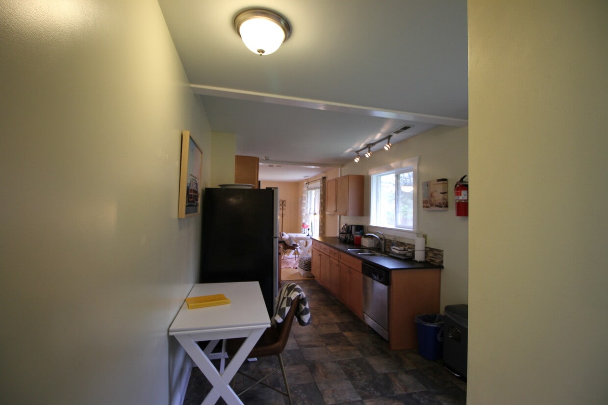 Kitchen - 1058 Central St SE