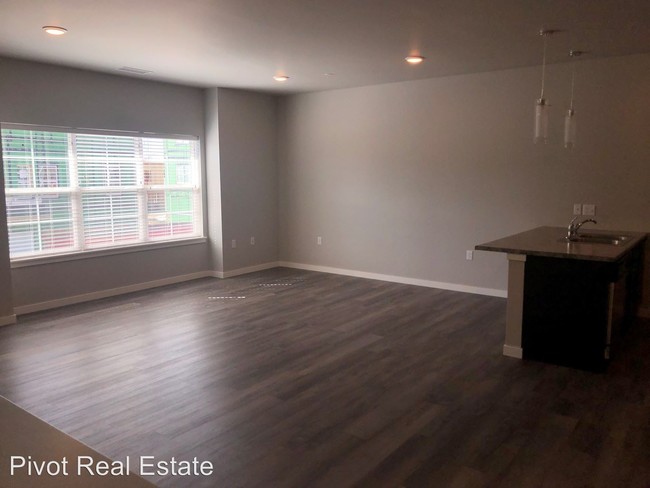 Building Photo - 2264 Bison Ct