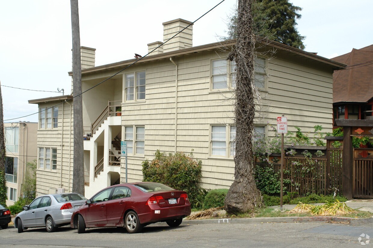 Building Photo - 2709-2715 Ridge Rd