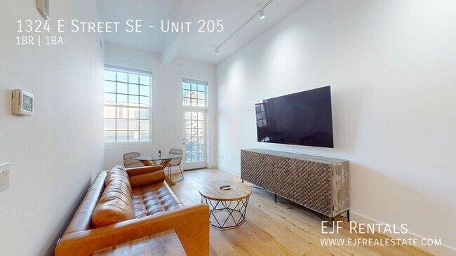 Foto del edificio - 1324 E Street SE-Unit 205