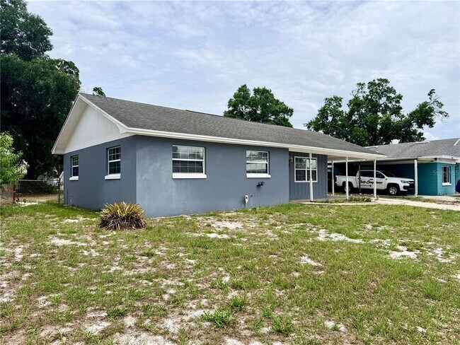 Foto del edificio - 506 Holt Cir