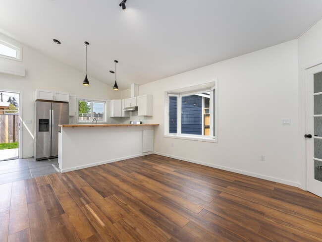 Cocina desde la habitación principal - 3534 N Alaska Pl