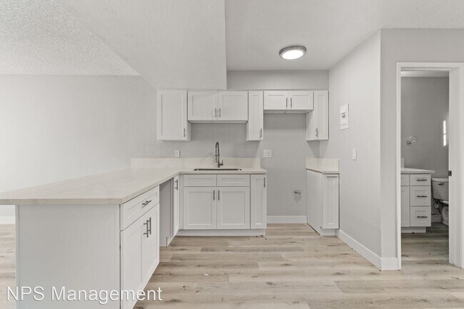 Foto del edificio - 2 br, 1.5 bath Apartment - 1012 Mission Dr...