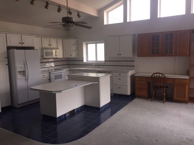 Foto principal - 238 E North St
