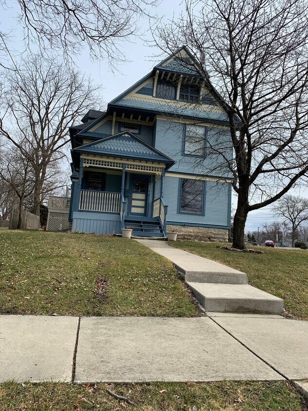 307 State St, Batavia, IL 60510 House Rental in Batavia, IL